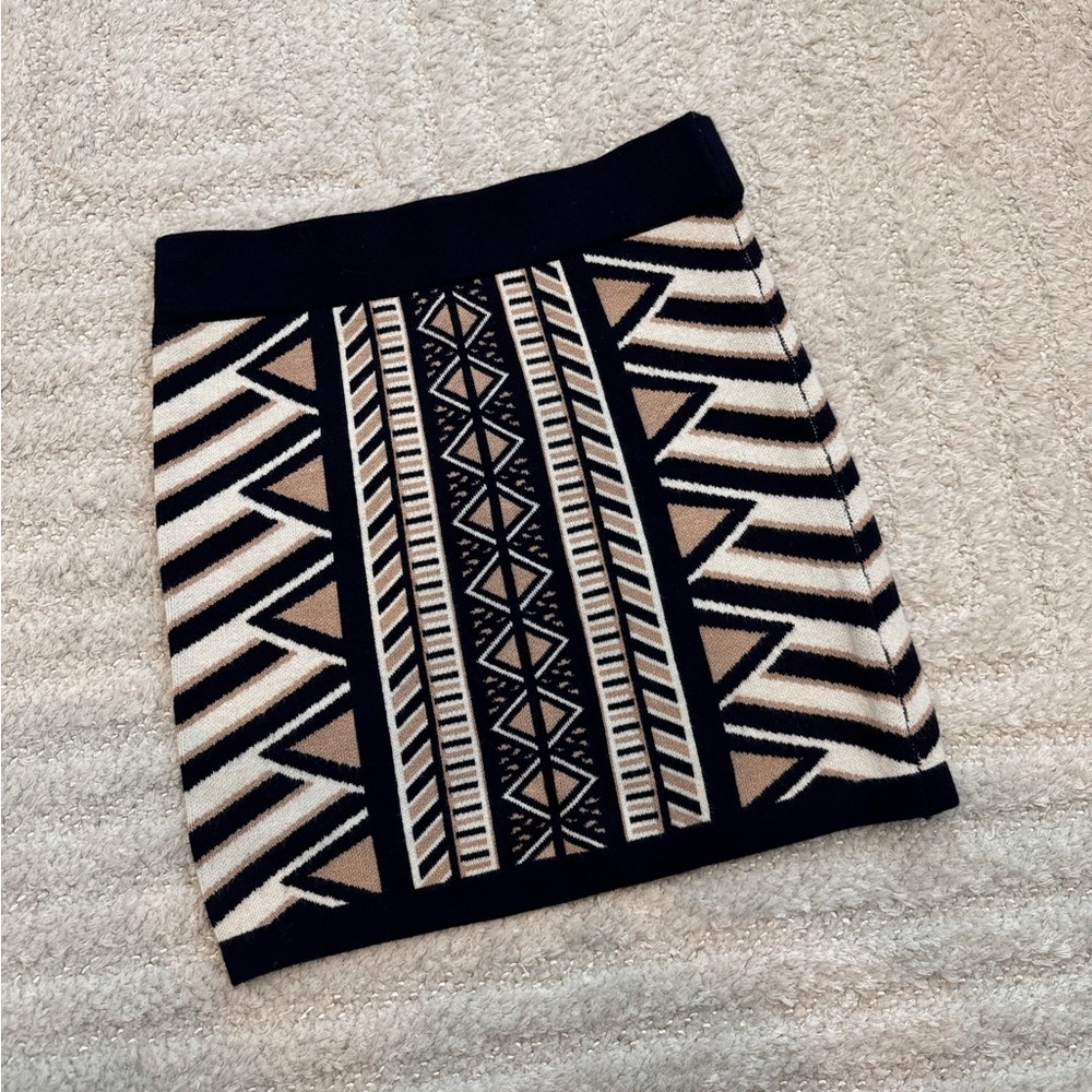 Like New! Double Zero Brand Sweater Knit Mini Skirt - Size Small
